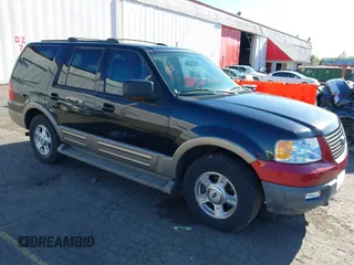2003 Ford Expedition Eddie Bauer z VIN 1FMFU18L43LC23174, wystawiony jako IAAI lot #42021679 z przebiegiem 240 025 mil mil oraz . Historia ofert i sprzedaży dostępna na DreamBid. Obrazek 1.