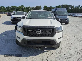 2024 Nissan Frontier S z VIN 1N6ED1CLXRN660176, wystawiony jako Copart lot #53733295 z przebiegiem 3 003 mil mil oraz Czysty tytuł • Clean title. Historia ofert i sprzedaży dostępna na DreamBid. Obrazek 5.