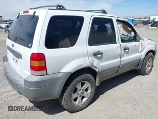 2005 Ford Escape XLT с VIN 1FMYU93165KA70903, выставлен на аукционе IAAI как лот 42291192 с пробегом 235 796 миль миль и . История ставок и продаж доступна на DreamBid. Изображение 4.