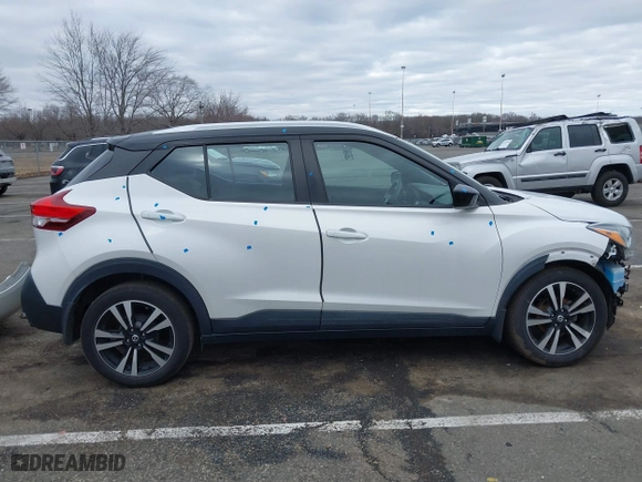 2018 Nissan Kicks SR with VIN 3N1CP5CU0JL510389, listed as a IAAI auction lot 41710875 with 48,001 mi miles. Bid and sale history available at carsss.com. Image 14.