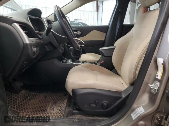 2017 Jeep Cherokee Latitude with VIN 1C4PJMCB0HW500104, listed as a Copart auction lot 59167775 with 123,237 mi miles and Non repairable. Bid and sale history available at DreamBid. Image 7.