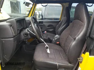 2001 Jeep Wrangler SE with VIN 1J4FA29P21P317171, listed as a Copart auction lot 73362444 with 150,382 mi miles and Salvage Title. Bid and sale history available at carsss.com. Image 7.