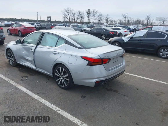 2022 Nissan Altima SR z VIN 1N4BL4CV9NN327401, wystawiony jako IAAI lot #41602929 z przebiegiem 61 130 mil mil oraz . Historia ofert i sprzedaży dostępna na DreamBid. Obrazek 3.