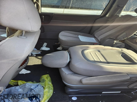 2014 Kia Sedona LX with VIN KNDMG4C7XE6540165, listed as a IAAI auction lot 41897493 with 187,743 mi miles. Bid and sale history available at carsss.com. Image 8.