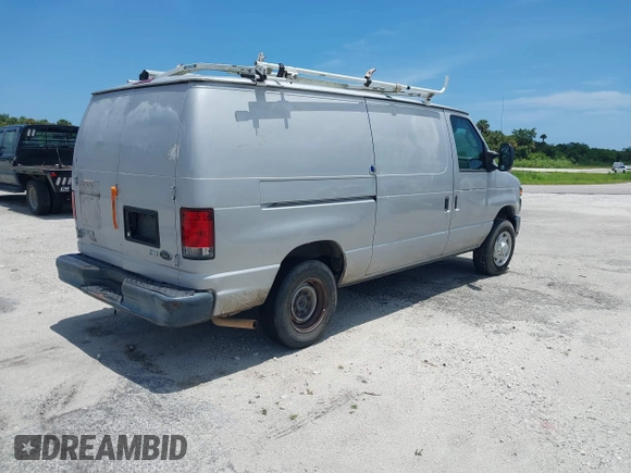 2014 Ford Econoline Cargo Commercial z VIN 1FTNE1EW6EDB05698, wystawiony jako IAAI lot #42236705 z przebiegiem 162 416 mil mil oraz . Historia ofert i sprzedaży dostępna na DreamBid. Obrazek 4.