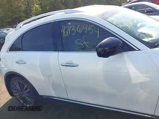 2017 Infiniti QX70 with VIN JN8CS1MW0HM411905, listed as a IAAI auction lot 42136954 with 84,146 mi miles. Bid and sale history available at carsss.com. Image 14.