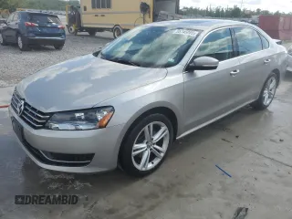2014 Volkswagen Passat SE z VIN 1VWBN7A32EC105265, wystawiony jako Copart lot #55746085 z przebiegiem 118 081 mil mil oraz Szkoda całkowita • Salvage title. Historia ofert i sprzedaży dostępna na DreamBid. Obrazek 1.
