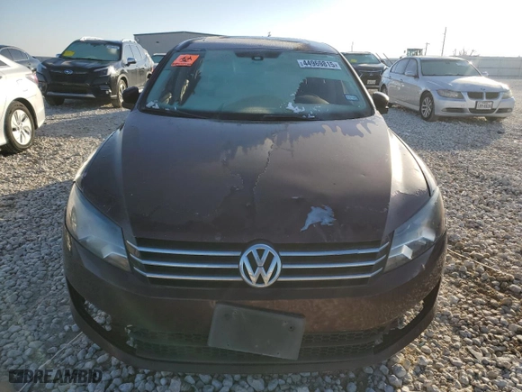 2013 Volkswagen Passat SE with VIN 1VWBP7A36DC030367, listed as a Copart auction lot 44969815 with 132,793 mi miles and Salvage Title. Bid and sale history available at carsss.com. Image 5.