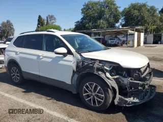 2021 Volkswagen Tiguan S z VIN 3VV1B7AX8MM146962, wystawiony jako Copart lot #56416195 z przebiegiem 113 002 mil mil oraz Szkoda całkowita • Salvage title. Historia ofert i sprzedaży dostępna na DreamBid. Obrazek 4.