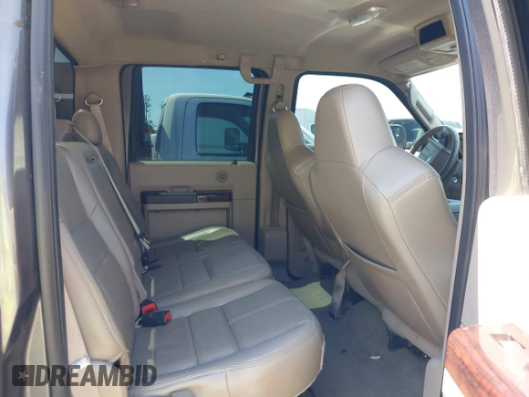 2008 Ford Super Duty F-250 SRW XL with VIN 1FTSW21R08EB98044, listed as a IAAI auction lot 42002642 with 197,393 mi miles. Bid and sale history available at carsss.com. Image 8.