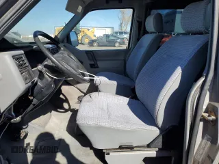 1993 Volkswagen EuroVan с VIN WV2HD0705PH059541, выставлен на аукционе Copart как лот 88357745 с пробегом 88 905 миль миль и Чистый • Clean title. История ставок и продаж доступна на DreamBid. Изображение 7.