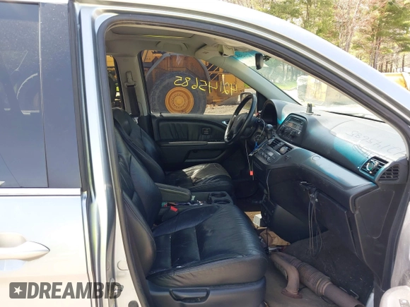 2007 Honda Odyssey Touring with VIN 5FNRL38867B122822, listed as a IAAI auction lot 42145685 with 212,164 mi miles. Bid and sale history available at carsss.com. Image 5.