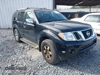 2008 Nissan Pathfinder S z VIN 5N1AR18B58C621164, wystawiony jako IAAI lot #41606122 z przebiegiem 135 709 mil mil oraz . Historia ofert i sprzedaży dostępna na DreamBid. Obrazek 1.