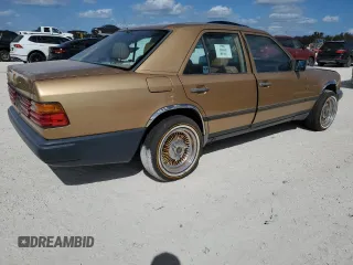 1986 Mercedes-Benz 300 300E with VIN WDBEA30D5GA296062, listed as a Copart auction lot 77434624 with 112,899 mi miles and Salvage Title. Bid and sale history available at carsss.com. Image 3.