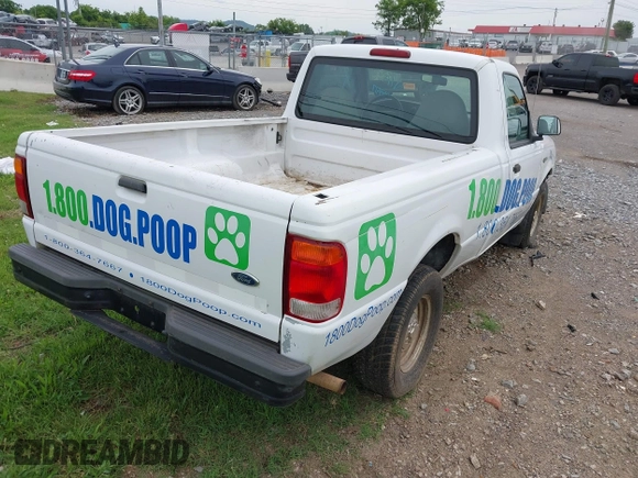 1998 Ford Ranger XL z VIN 1FTYR10CXWUA25577, wystawiony jako IAAI lot #42455189 z przebiegiem 279 912 mil mil oraz . Historia ofert i sprzedaży dostępna na DreamBid. Obrazek 4.