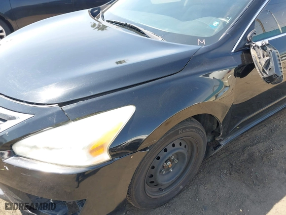 2015 Nissan Altima 2.5 with VIN 1N4AL3AP2FN914521, listed as a IAAI auction lot 41987003 with 143,981 mi miles. Bid and sale history available at carsss.com. Image 16.
