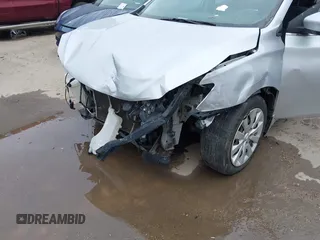 2017 Nissan Sentra SV z VIN 3N1AB7AP9HY250487, wystawiony jako IAAI lot #42376252 z przebiegiem 109 444 mil mil oraz . Historia ofert i sprzedaży dostępna na DreamBid. Obrazek 6.