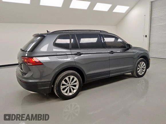 2020 Volkswagen Tiguan S z VIN 3VV1B7AX3LM150299, wystawiony jako Copart lot #57995815 z przebiegiem 45 153 mil mil oraz Czysty tytuł • Clean title. Historia ofert i sprzedaży dostępna na DreamBid. Obrazek 3.
