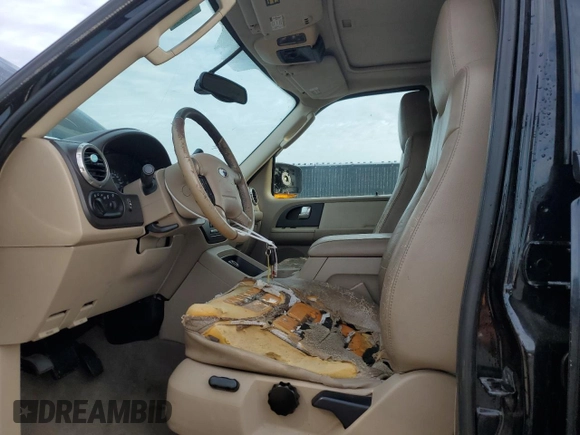 2003 Ford Expedition Eddie Bauer z VIN 1FMFU18L33LB66949, wystawiony jako Copart lot #56013995 z przebiegiem 265 551 mil mil oraz Szkoda całkowita • Salvage title. Historia ofert i sprzedaży dostępna na DreamBid. Obrazek 7.