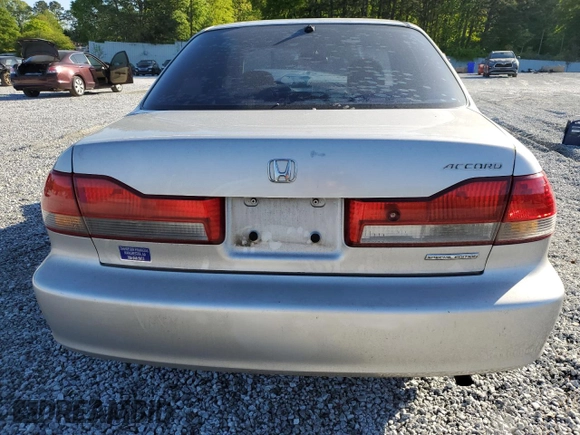 2002 Honda Accord SE с VIN 1HGCG56792A069620, выставлен на аукционе Copart как лот 53263115 с пробегом 250 637 миль миль и Списание • Salvage title. История ставок и продаж доступна на DreamBid. Изображение 6.