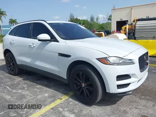 2017 Jaguar F-Pace 35t Prestige z VIN SADCK2BV6HA890493, wystawiony jako IAAI lot #42461183 z przebiegiem 94 402 mil mil oraz . Historia ofert i sprzedaży dostępna na DreamBid. Obrazek 1.