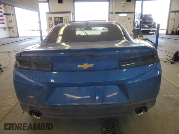 2017 Chevrolet Camaro 2LT z VIN 1G1FD1RS8H0117855, wystawiony jako Copart lot #58581245 z przebiegiem Nie podano mil oraz Szkoda całkowita • Salvage title. Historia ofert i sprzedaży dostępna na DreamBid. Obrazek 6.