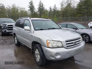 2003 Toyota Highlander z VIN JTEHF21A430103216, wystawiony jako IAAI lot #42242245 z przebiegiem 176 151 mil mil oraz . Historia ofert i sprzedaży dostępna na DreamBid. Obrazek 1.
