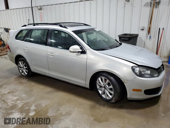 2010 Volkswagen Jetta SportWagen SE with VIN 3VWTZ7AJ8AM613773, listed as a Copart auction lot 43980685 with 0 mi miles and Salvage Title. Bid and sale history available at carsss.com. Image 4.