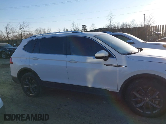 2022 Volkswagen Tiguan SE with VIN 3VV3B7AX0NM138994, listed as a IAAI auction lot 41441272 with 404,588 mi miles and . Bid and sale history available at DreamBid. Image 13.