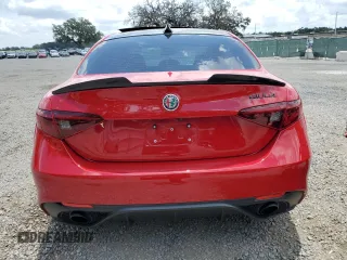 2020 Alfa Romeo Giulia Ti Sport z VIN ZARFAMBN9L7638983, wystawiony jako Copart lot #58692915 z przebiegiem Nie podano mil oraz Nie do naprawy • Non repairable. Historia ofert i sprzedaży dostępna na DreamBid. Obrazek 6.