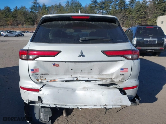 2024 Mitsubishi Outlander SE with VIN JA4J4VA81RZ009531, listed as a IAAI auction lot 41263275 with 19,761 mi miles. Bid and sale history available at carsss.com. Image 16.