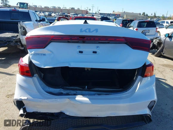 2024 Kia Forte LXS with VIN 3KPF24AD6RE837112, listed as a IAAI auction lot 41725431 with 7,784 mi miles. Bid and sale history available at carsss.com. Image 16.