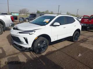 2025 Buick Encore GX Sport Touring с VIN KL4AMDSL4SB011771, выставлен на аукционе IAAI как лот 41718956 с пробегом 15 720 миль миль и . История ставок и продаж доступна на DreamBid. Изображение 18.