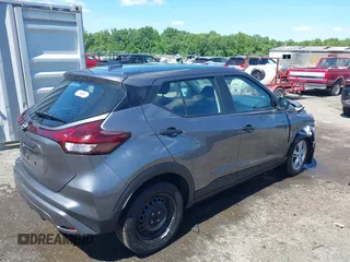 2024 Nissan Kicks S z VIN 3N1CP5BV7RL495539, wystawiony jako IAAI lot #42297467 z przebiegiem 45 734 mil mil oraz . Historia ofert i sprzedaży dostępna na DreamBid. Obrazek 4.