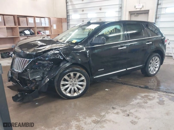 2011 Lincoln MKX with VIN 2LMDJ8JK0BBJ07032, listed as a IAAI auction lot 41866897 with 232,796 mi miles. Bid and sale history available at carsss.com. Image 2.