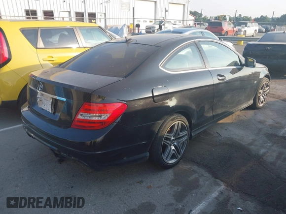 2012 Mercedes-Benz C 250 с VIN WDDGJ4HB7CF780885, выставлен на аукционе IAAI как лот 42598005 с пробегом 133 389 миль миль и . История ставок и продаж доступна на DreamBid. Изображение 4.