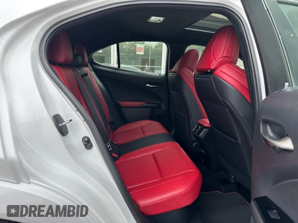 2022 Lexus UX 250h F Sport z VIN JTHR9JBH5N2060372, wystawiony jako Copart lot #61839575 z przebiegiem 110 619 mil mil oraz Czysty tytuł • Clean title. Historia ofert i sprzedaży dostępna na DreamBid. Obrazek 6.