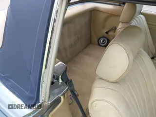 1985 Mercedes-Benz 380 z VIN WDBBA45C7FA020232, wystawiony jako IAAI lot #42206469 z przebiegiem 139 733 mil mil oraz . Historia ofert i sprzedaży dostępna na DreamBid. Obrazek 8.