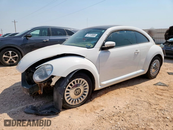 2013 Volkswagen Beetle 2.5L с VIN 3VWJX7AT3DM660437, выставлен на аукционе Copart как лот 61713555 с пробегом Не указан миль и Списание • Salvage title. История ставок и продаж доступна на DreamBid. Изображение 1.