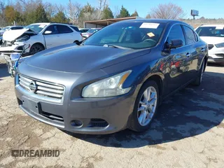 2012 Nissan Maxima SV z VIN 1N4AA5AP6CC848516, wystawiony jako IAAI lot #41711233 z przebiegiem 164 170 mil mil oraz . Historia ofert i sprzedaży dostępna na DreamBid. Obrazek 2.