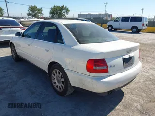 2001 Audi A4 с VIN WAUDH68D61A084340, выставлен на аукционе IAAI как лот 42866191 с пробегом 141 970 миль миль и . История ставок и продаж доступна на DreamBid. Изображение 3.