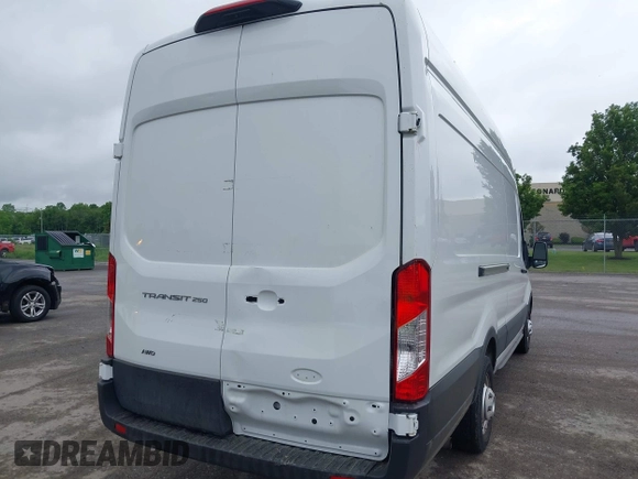 2022 Ford Transit Cargo with VIN 1FTBR3U85NKA64272, listed as a IAAI auction lot 42427708 with 62,043 mi miles and . Bid and sale history available at DreamBid. Image 6.