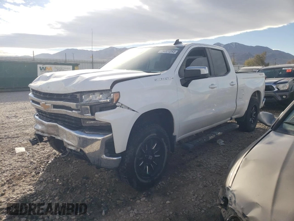 2020 Chevrolet Silverado 1500 LT with VIN 1GCRYDED6LZ172035, listed as a Copart auction lot 45418165 with 55,285 mi miles and Salvage Title. Bid and sale history available at carsss.com. Image 1.