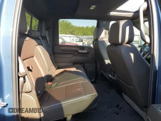 2024 GMC Sierra 2500HD Denali z VIN 1GT49REY5RF381137, wystawiony jako Copart lot #47956675 z przebiegiem 3 299 mil mil oraz Szkoda całkowita • Salvage title. Historia ofert i sprzedaży dostępna na DreamBid. Obrazek 10.