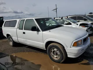1997 GMC Sonoma SLS with VIN 1GTCS19X7V8517253, listed as a Copart auction lot 43829035 with 102,976 mi miles and Salvage Title. Bid and sale history available at carsss.com. Image 4.