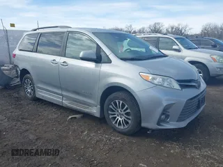 2019 Toyota Sienna XLE Auto Access Seat with VIN 5TDYZ3DC1KS002323, listed as a IAAI auction lot 41677879 with 86,470 mi miles. Bid and sale history available at carsss.com. Image 1.