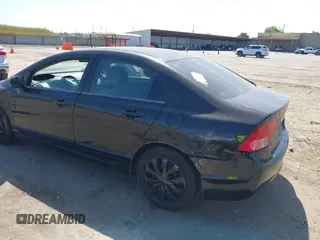 2007 Honda Civic Sdn LX with VIN 1HGFA16507L126952, listed as a IAAI auction lot 42104129 with 182,111 mi miles. Bid and sale history available at carsss.com. Image 6.