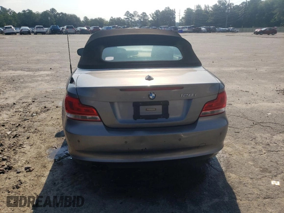2013 BMW 1 Series 128i z VIN WBAUL7C50DVU09856, wystawiony jako Copart lot #62916024 z przebiegiem 114 529 mil mil oraz Szkoda całkowita • Salvage title. Historia ofert i sprzedaży dostępna na DreamBid. Obrazek 6.