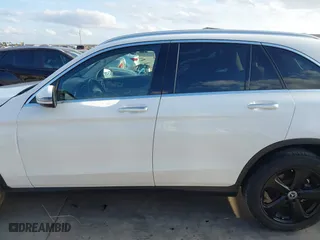 2019 Mercedes-Benz GLC with VIN WDC0G4KB0KV154015, listed as a IAAI auction lot 41049218 with 38,473 mi miles. Bid and sale history available at carsss.com. Image 15.