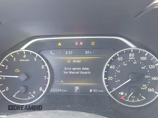 2017 Nissan Maxima SV with VIN 1N4AA6AP0HC363317, listed as a IAAI auction lot 41827159 with 132,334 mi miles. Bid and sale history available at carsss.com. Image 7.